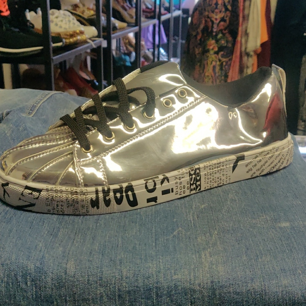 Sneakers - Picture 3 of 3